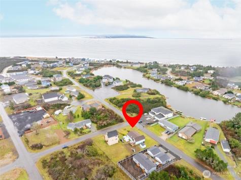 952 Wawona Avenue SE Ocean Shores WA 98569