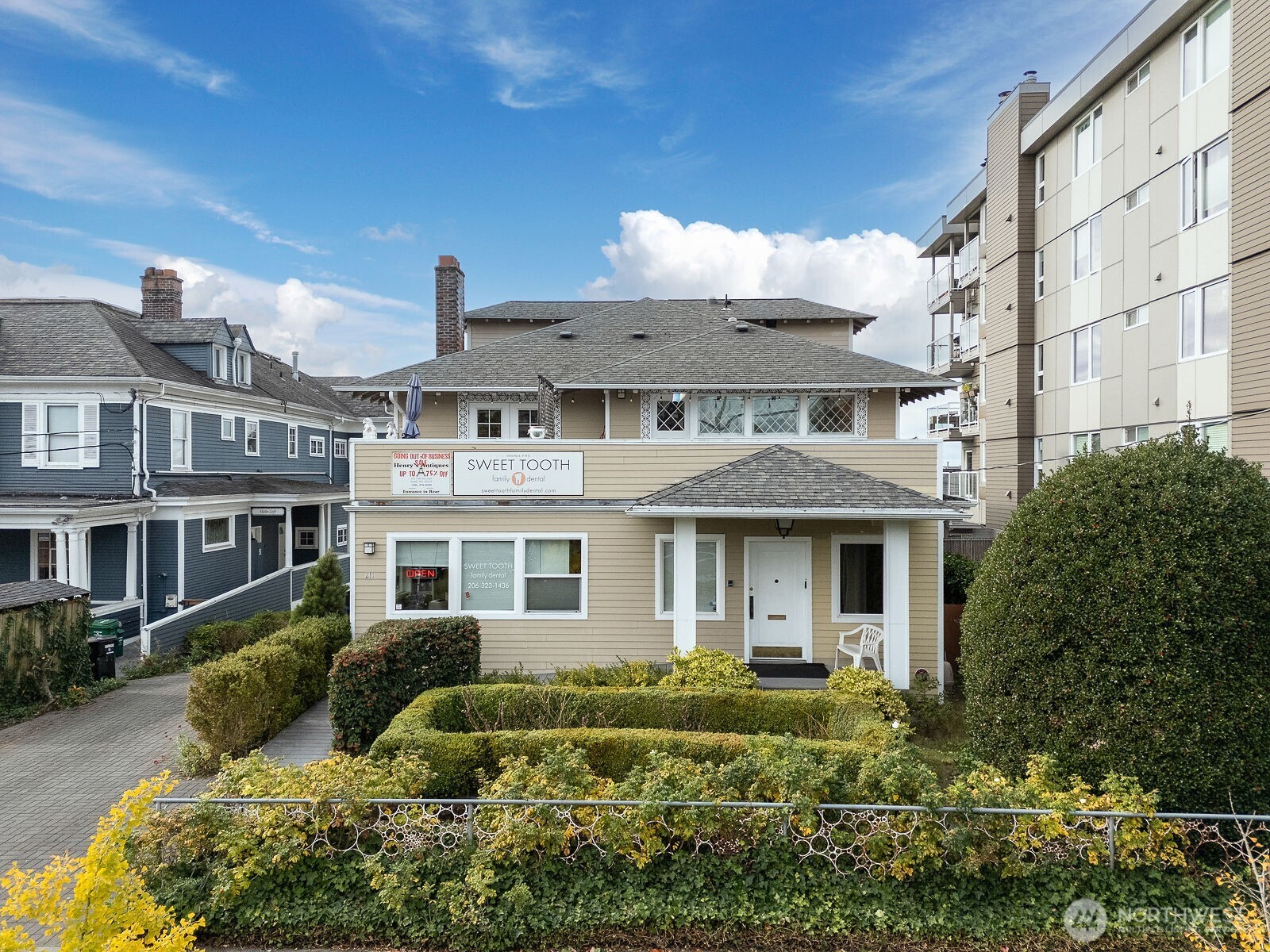 211 14th Avenue E Seattle WA 98112