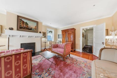 211 14th Avenue E Seattle WA 98112