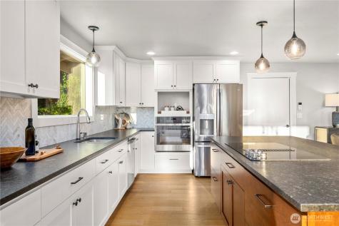 28601 13th Avenue S Federal Way WA 98003