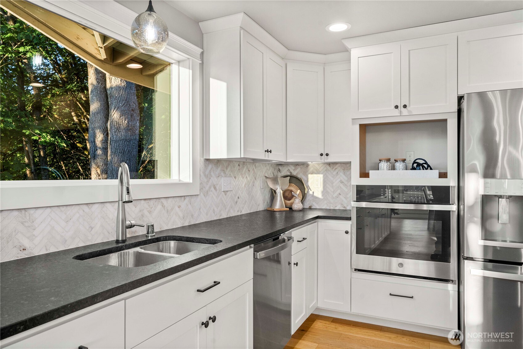 28601 13th Avenue S Federal Way WA 98003