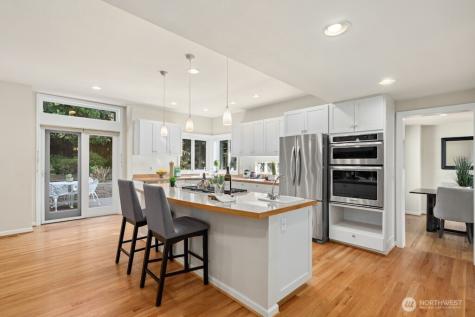 5720 59th Avenue NE Seattle WA 98105