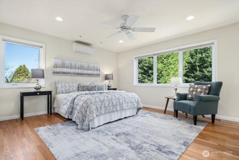 5720 59th Avenue NE Seattle WA 98105