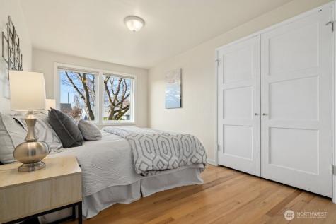 5720 59th Avenue NE Seattle WA 98105