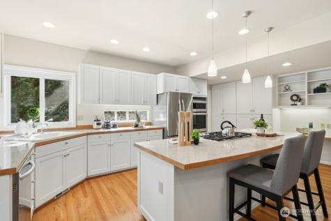 5720 59th Avenue NE Seattle WA 98105
