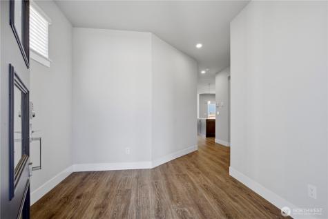 6302 SW 206th Place Lynnwood WA 98036