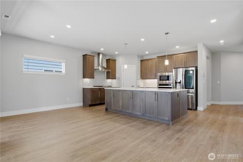 6302 SW 206th Place Lynnwood WA 98036
