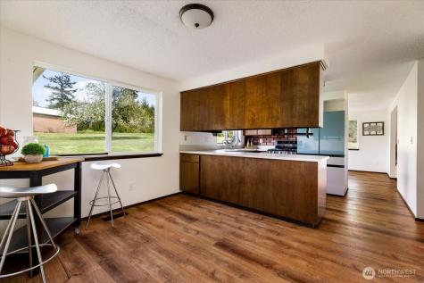 987 E Crescent Harbor Road Oak Harbor WA 98277