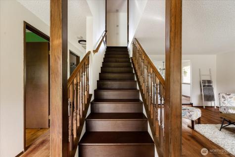 987 E Crescent Harbor Road Oak Harbor WA 98277