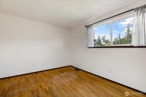 987 E Crescent Harbor Road Oak Harbor WA 98277