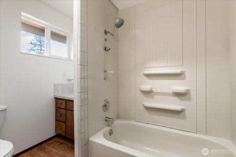 987 E Crescent Harbor Road Oak Harbor WA 98277