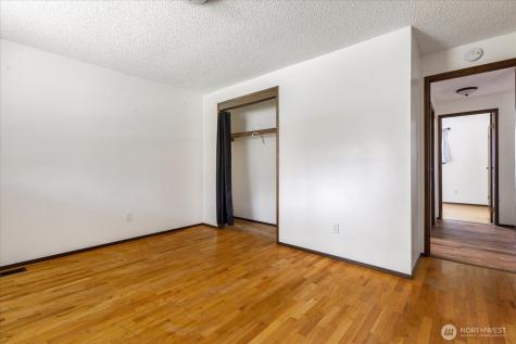 987 E Crescent Harbor Road Oak Harbor WA 98277
