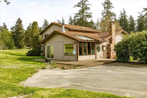 987 E Crescent Harbor Road Oak Harbor WA 98277