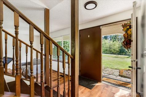987 E Crescent Harbor Road Oak Harbor WA 98277