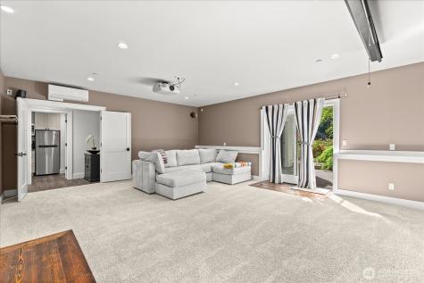 1723 N 128th Street Seattle WA 98133