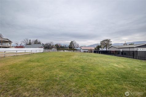 1856 4th Street SE East Wenatchee WA 98802