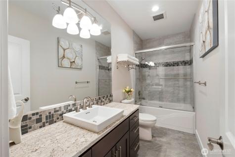 518 64th Avenue Ct East Fife WA 98424