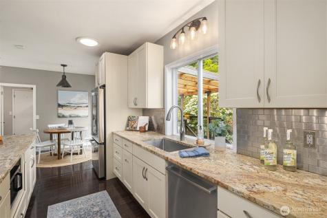2119 182nd Avenue NE Redmond WA 98052