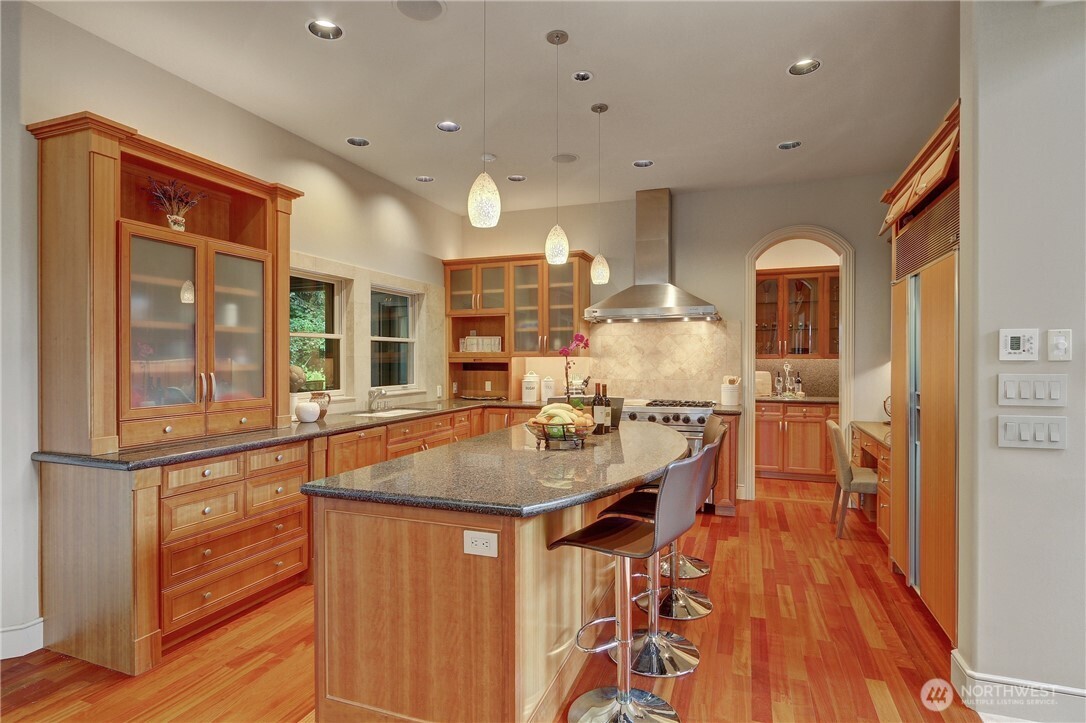 1055 91st Avenue NE Bellevue WA 98004