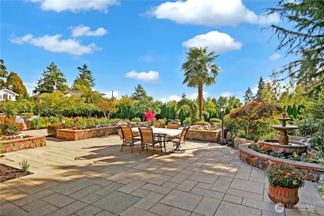 1055 91st Avenue NE Bellevue WA 98004