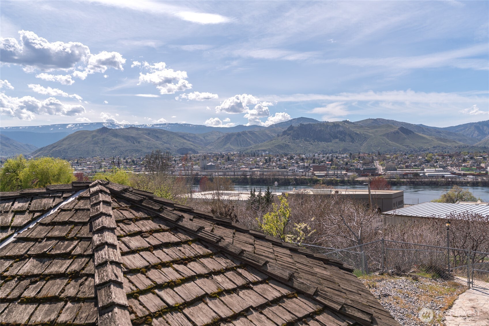 1210 N Ashland Avenue East Wenatchee WA 98802
