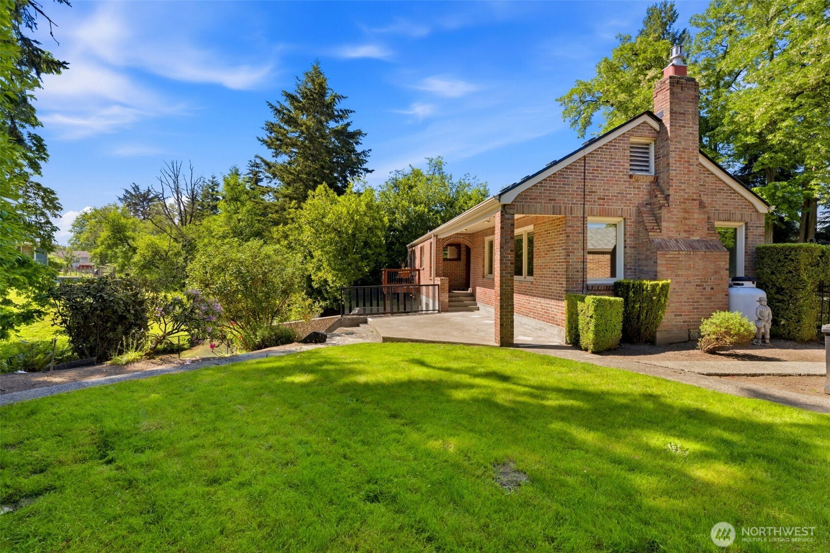 6722 River Road E Puyallup WA 98371