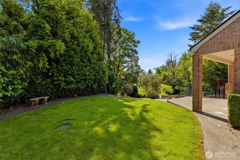 6722 River Road E Puyallup WA 98371