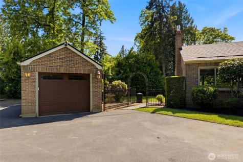 6722 River Road E Puyallup WA 98371