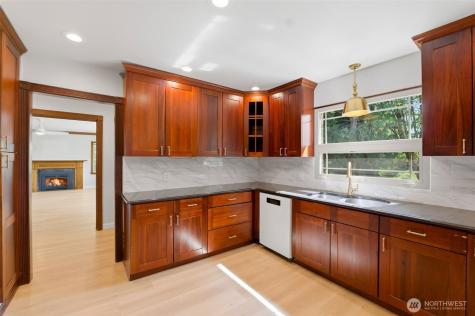 6722 River Road E Puyallup WA 98371