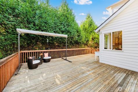 451 150th Place NE Bellevue WA 98007