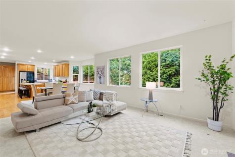 451 150th Place NE Bellevue WA 98007