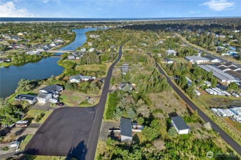 944 Wawona Avenue Ocean Shores WA 98569