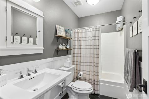 4022 Long Lake Drive SE Lacey WA 98503