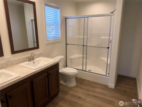 402 Maple Avenue Sunnyside WA 98944