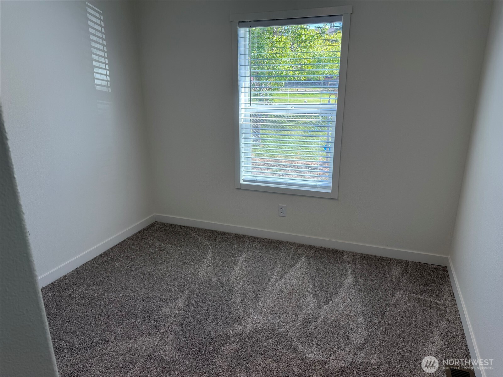 402 Maple Avenue Sunnyside WA 98944