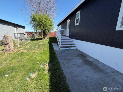 402 Maple Avenue Sunnyside WA 98944