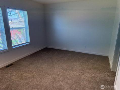 402 Maple Avenue Sunnyside WA 98944
