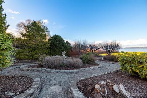 710 E Bay Front Lane Oak Harbor WA 98277