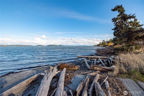 710 E Bay Front Lane Oak Harbor WA 98277