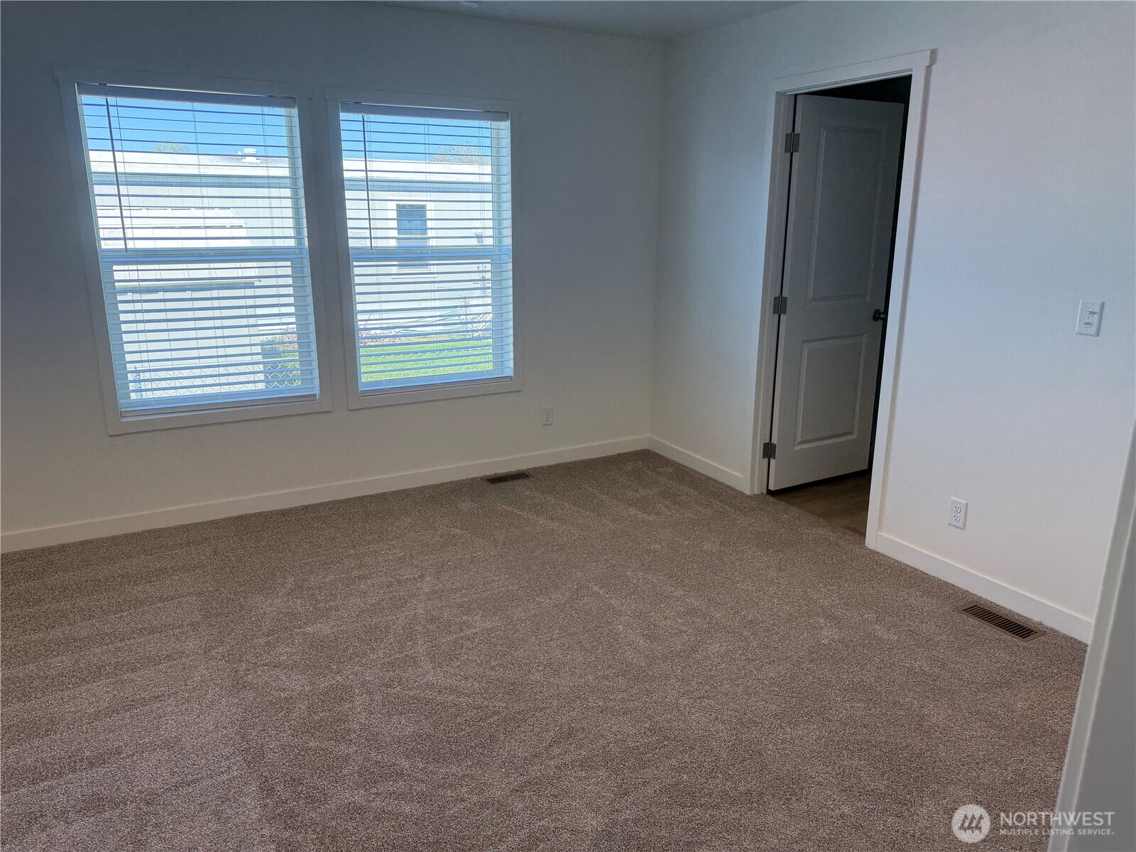 205 Pleasant Avenue Grandview WA 98930