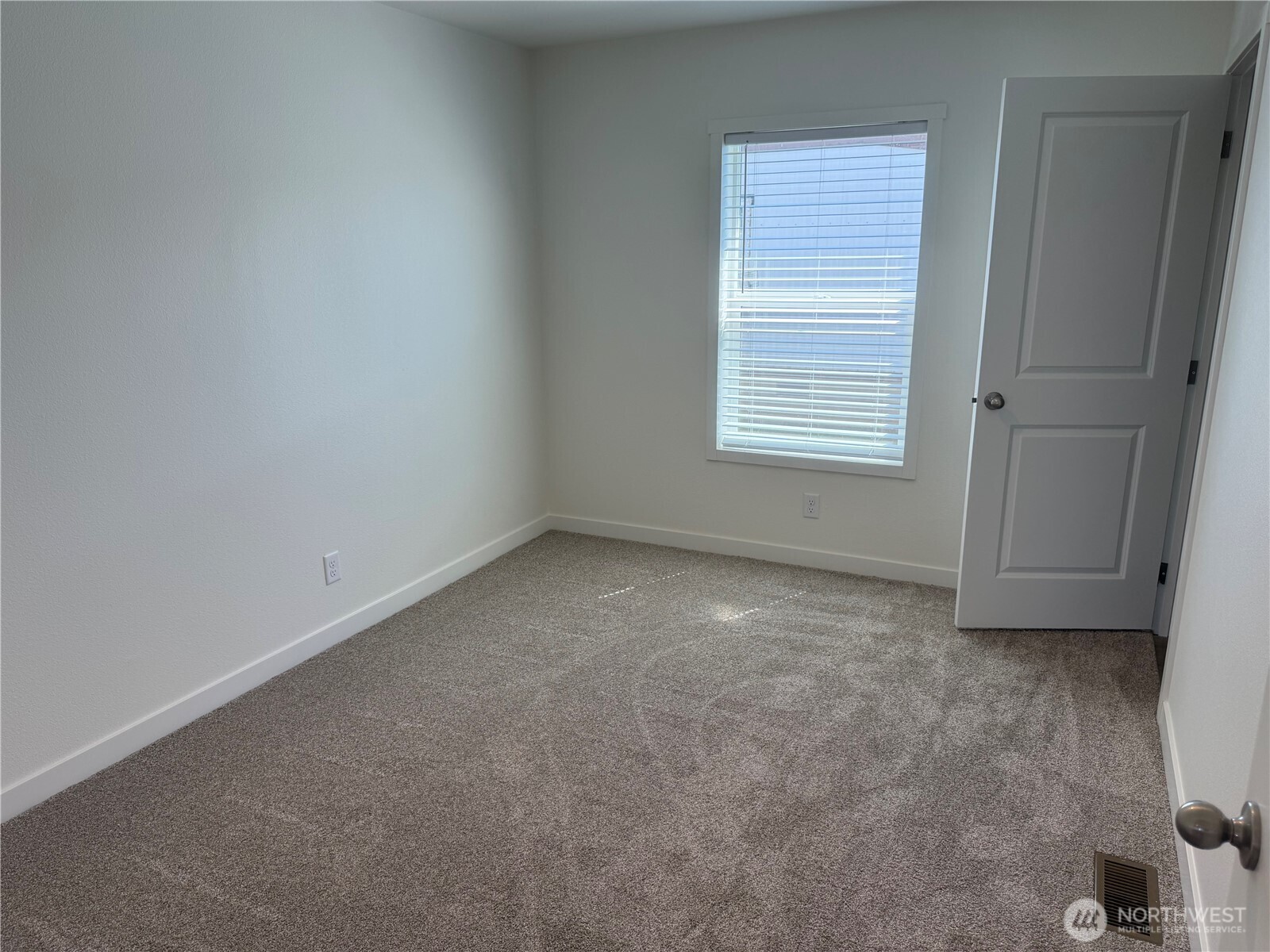 205 Pleasant Avenue Grandview WA 98930