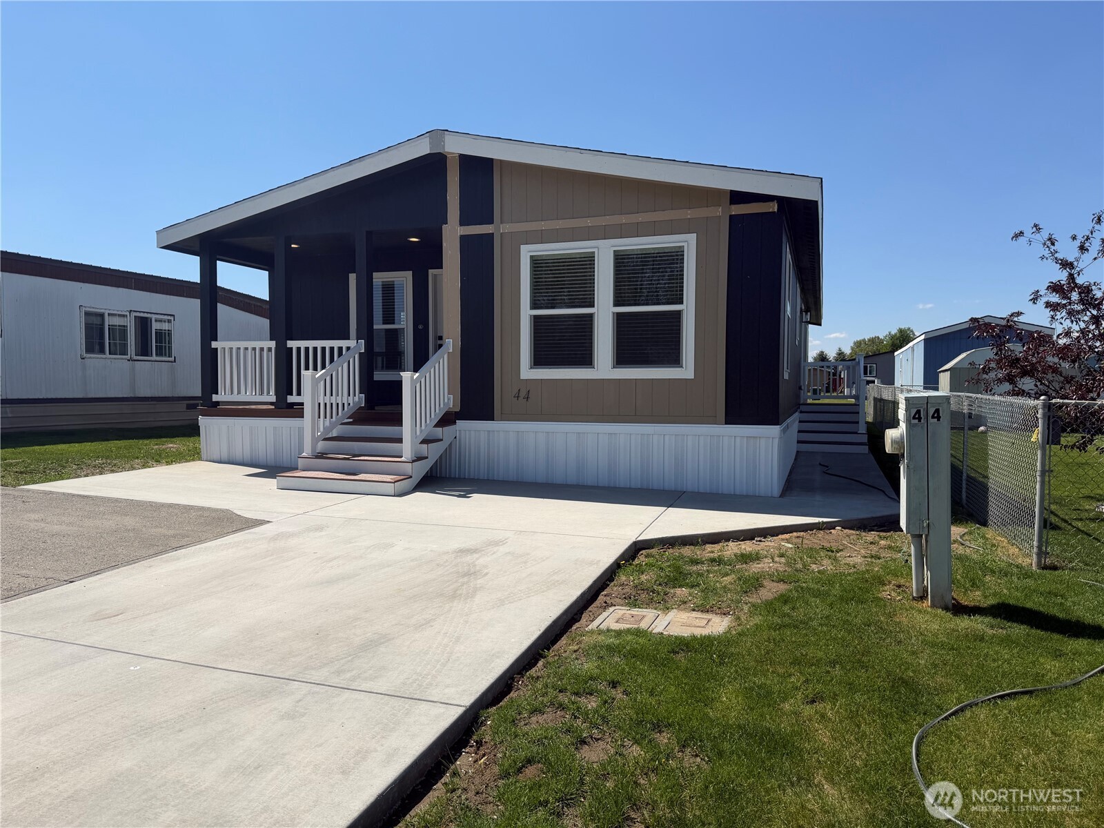 205 Pleasant Avenue Grandview WA 98930