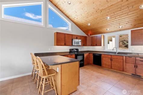 340 W Beach Drive Orondo WA 98843