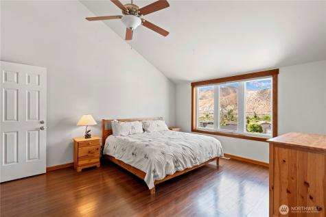 340 W Beach Drive Orondo WA 98843