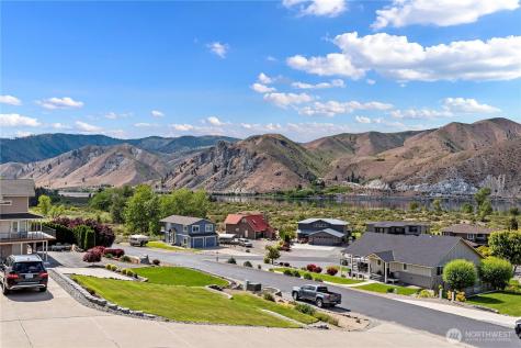 340 W Beach Drive Orondo WA 98843
