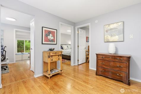 19563 38th Avenue NE Lake Forest Park WA 98155