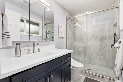 19563 38th Avenue NE Lake Forest Park WA 98155