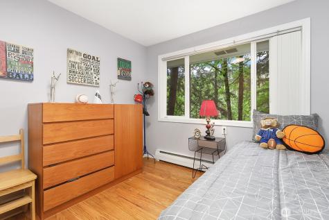 19563 38th Avenue NE Lake Forest Park WA 98155