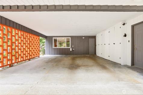 19563 38th Avenue NE Lake Forest Park WA 98155