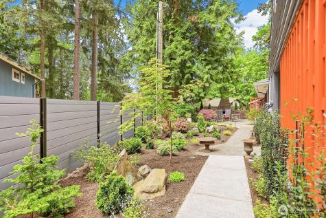 19563 38th Avenue NE Lake Forest Park WA 98155